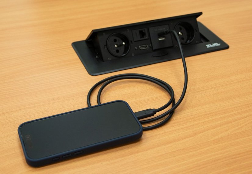 Zásuvkový box s výklopným krytem - 2x 230V zásuvka, USB A, USB C, HDMI, RJ45
