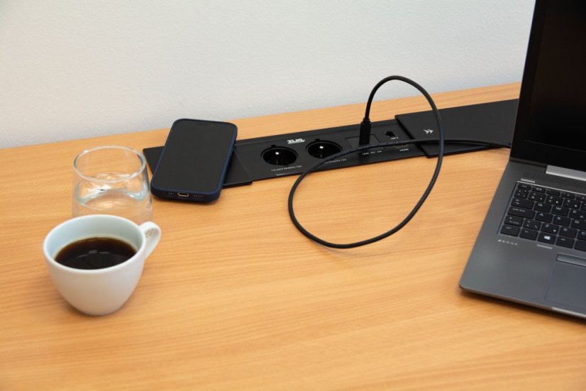 Zásuvkový box s posuvným krytom – 2x 230V zásuvka, USB A, USB C, HDMI, RJ45, bezdrátová nabíječka