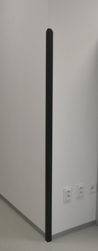 Ochranná lišta 2000 mm - Barva/Materiál: RAL 9005 černá