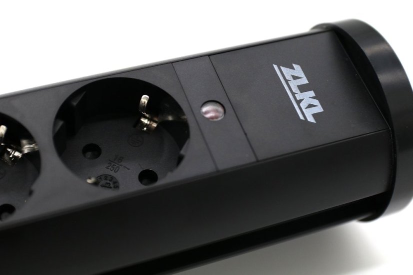 Zásuvkový box výsuvný - 3x 230V zásuvka, bezdrátová nabíječka